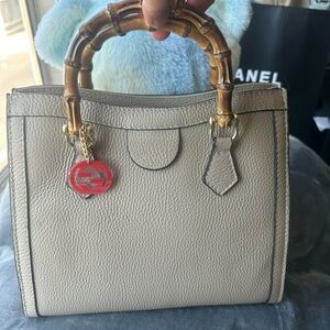 Italian Leather fashion bag inspired Bag - brand new with strap